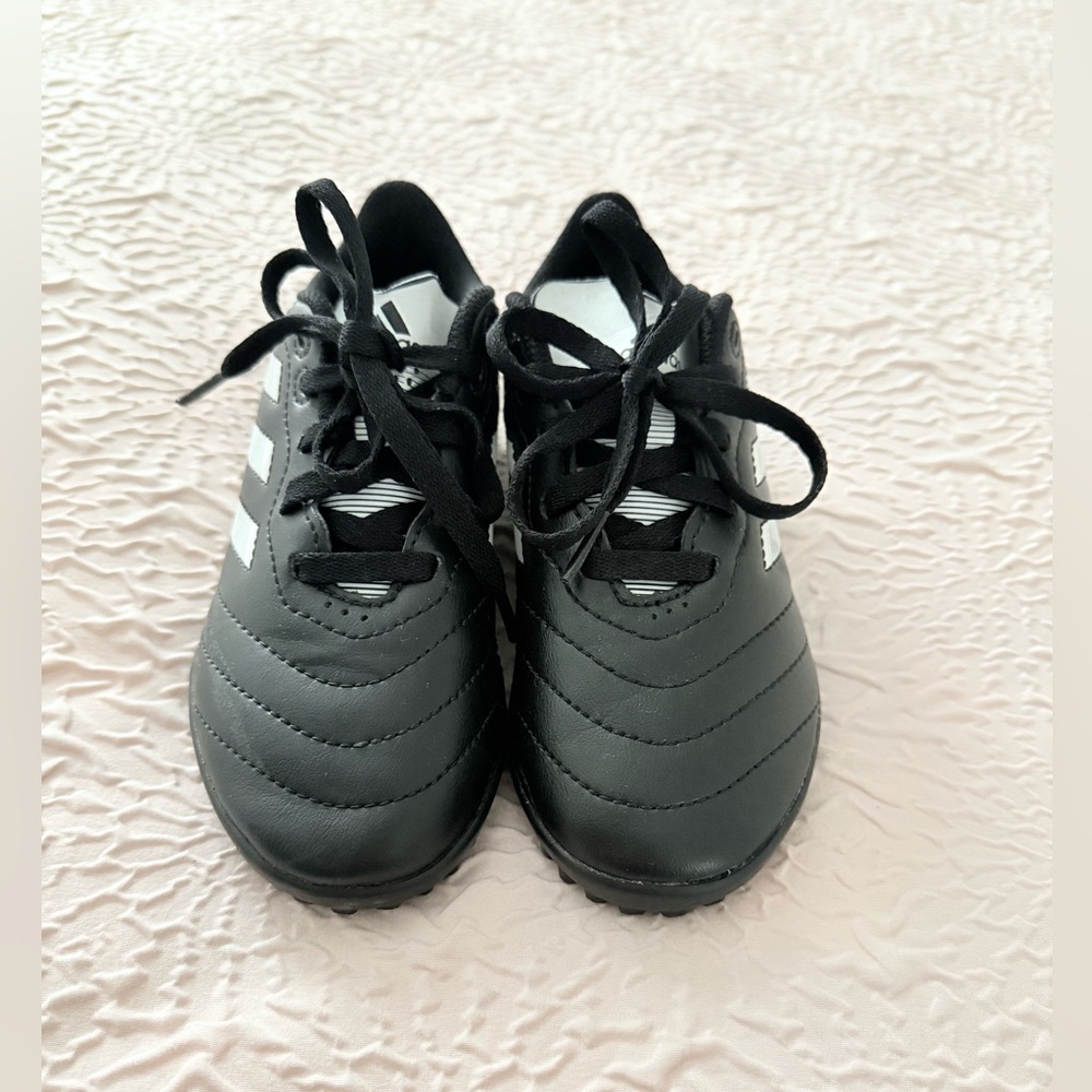 Adidas boys turf soccer cleats - Picture 2 of 6